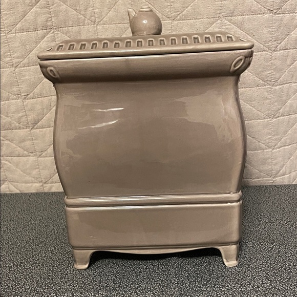 Ceramic Stove-Shaped Food Storage Container - Gray - Picture 3 of 9